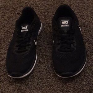 Women’s Nike Flex Run Size 9.5